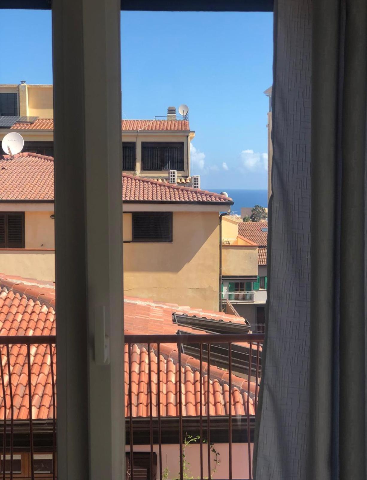 ホテル Porta Sul Mare トロペーア エクステリア 写真